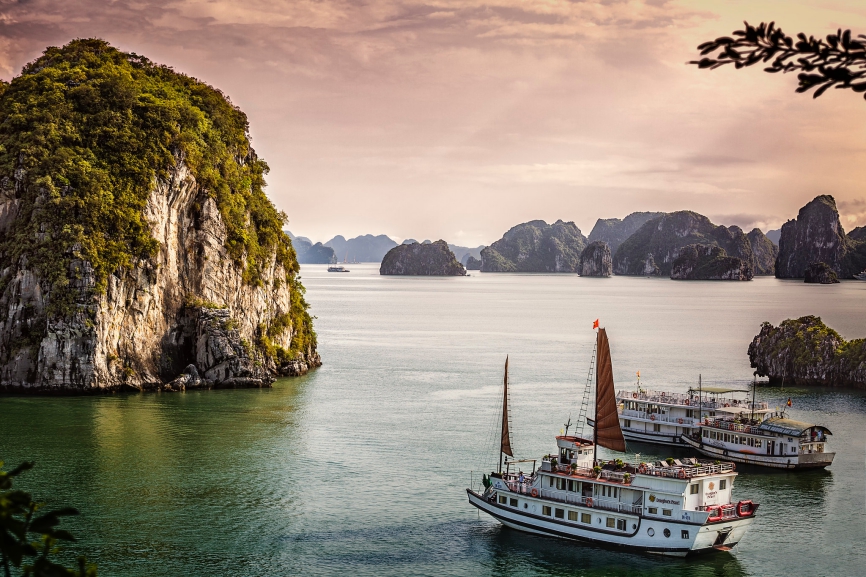 halong bay