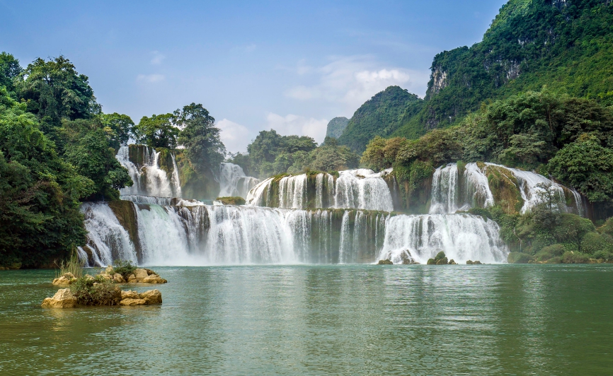 ban gioc waterfall
