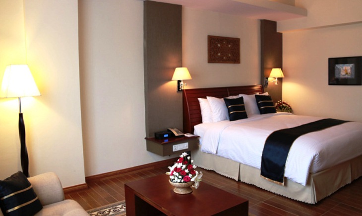 eastern palace hotel