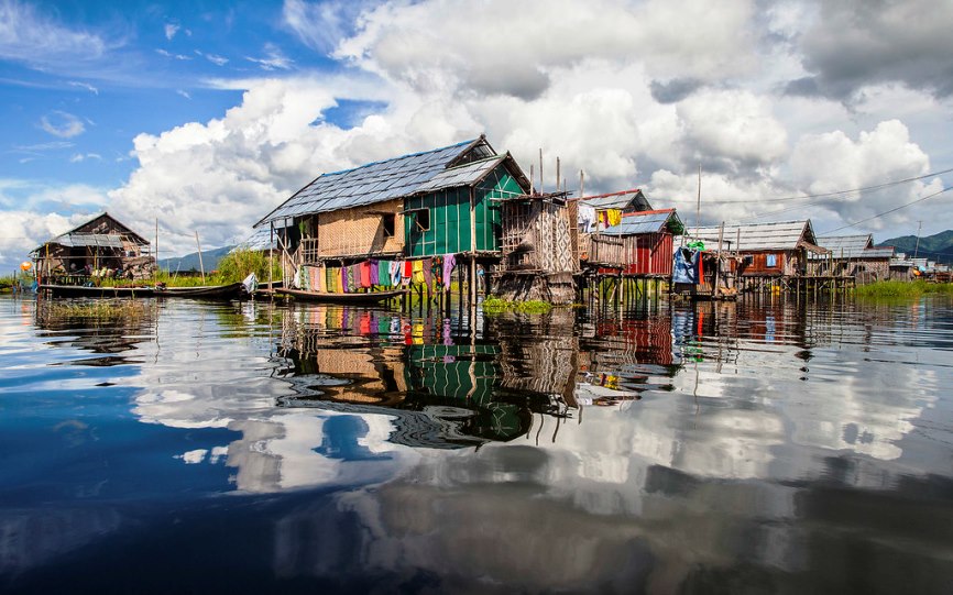 inle waters