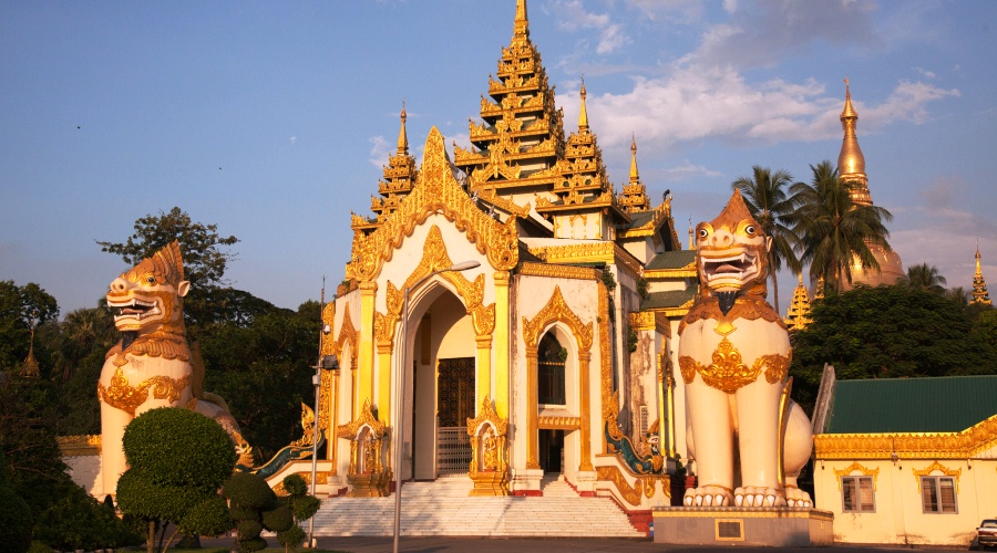 shwedagon pagoda